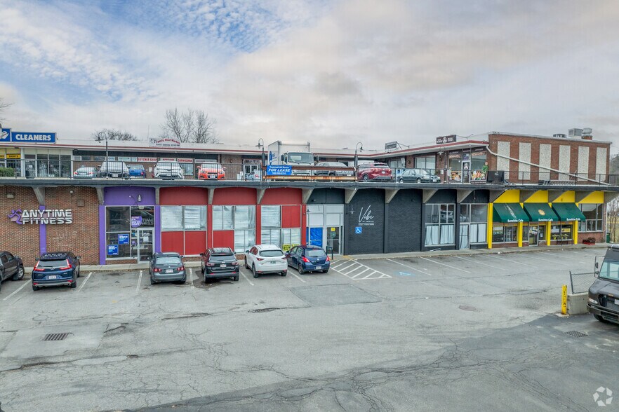 264 High St, Clinton, MA à louer - Photo de l’immeuble – Image 1 sur 4