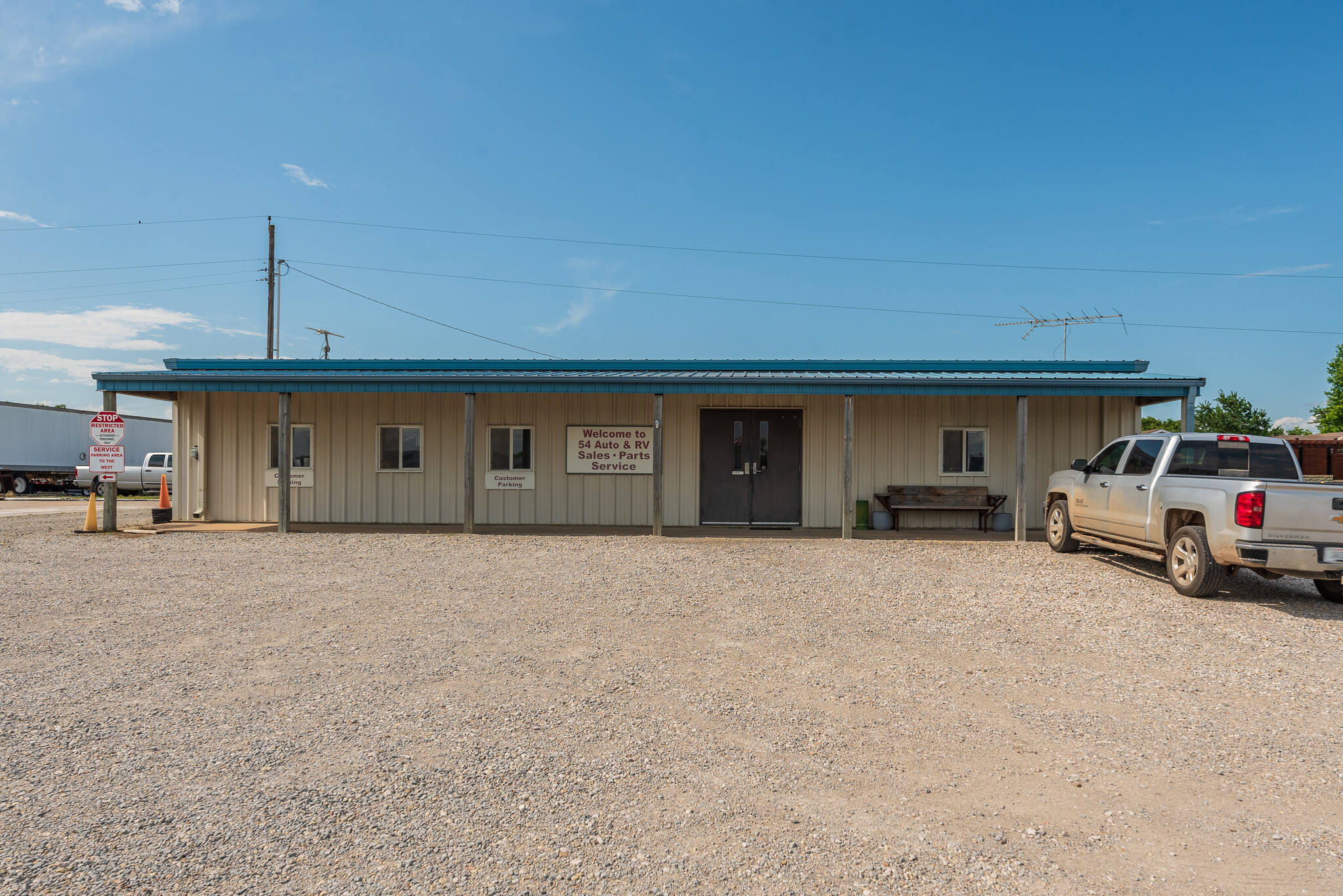 11932 SW US Highway 54, Augusta, KS à vendre Photo de l’immeuble– Image 1 sur 37