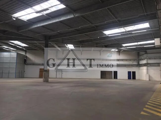 Plus de détails pour Industriel/Logistique à louer