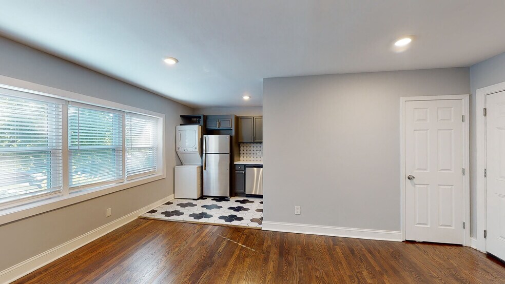3457 Holmes St, Kansas City, MO à vendre - Numérisation 3D Matterport – Image 3 sur 23