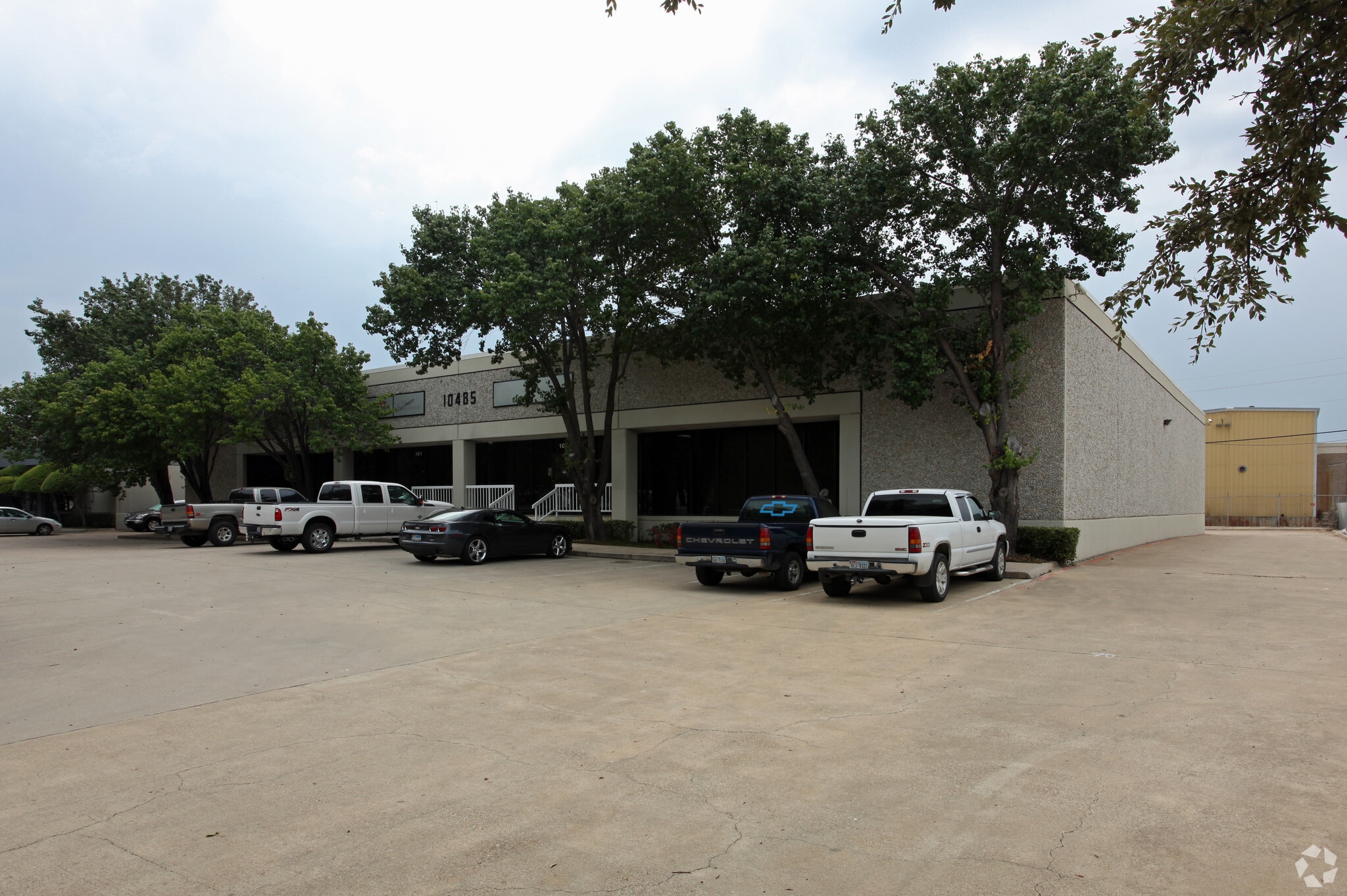 10485 Olympic Dr, Dallas, TX à louer Photo principale– Image 1 sur 3