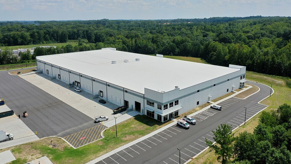 5672 Millstream Rd, Whitsett, NC à louer - Photo de l’immeuble – Image 2 sur 7