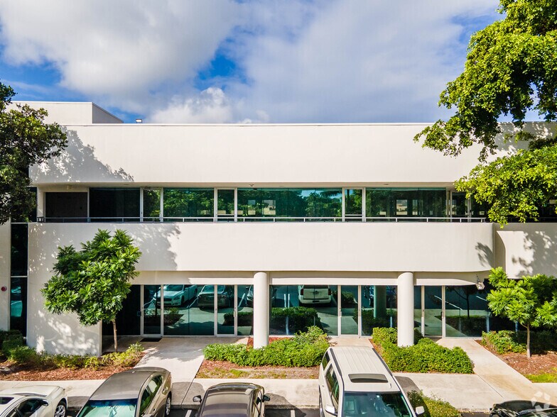 6501 Park of Commerce Blvd, Boca Raton, FL à louer - Photo de l’immeuble – Image 3 sur 6