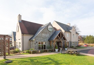 Plus de détails pour The Queen of the Loch Pub – à vendre, Balloch