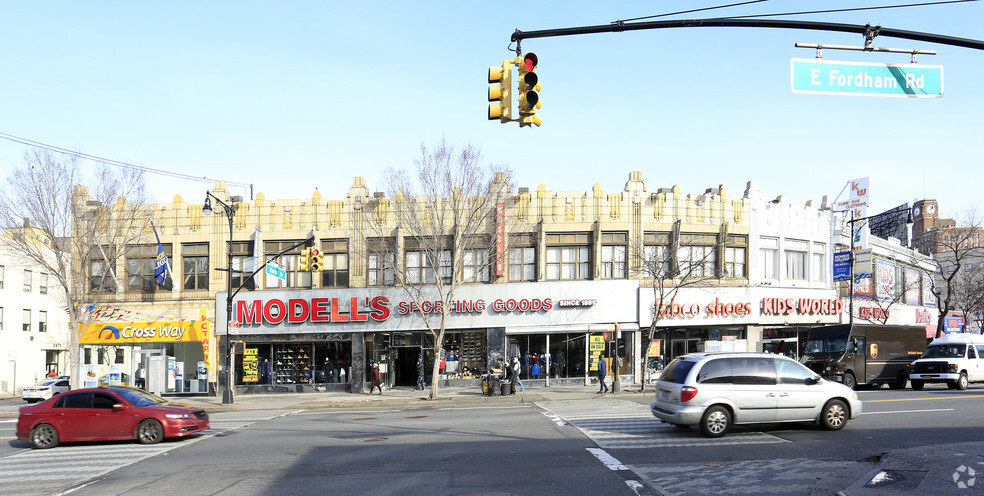 31 E Fordham Rd, Bronx, NY à louer - Photo de l’immeuble – Image 3 sur 3