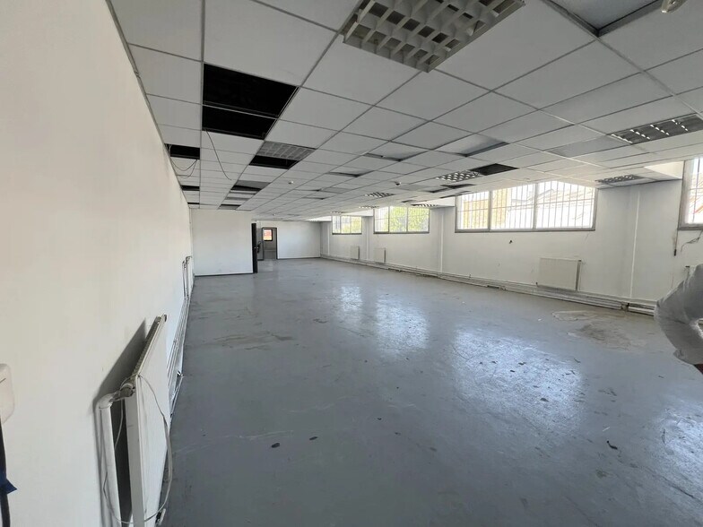 52 Rue Paul Lescop, Nanterre à louer - Photo de l’immeuble – Image 3 sur 15