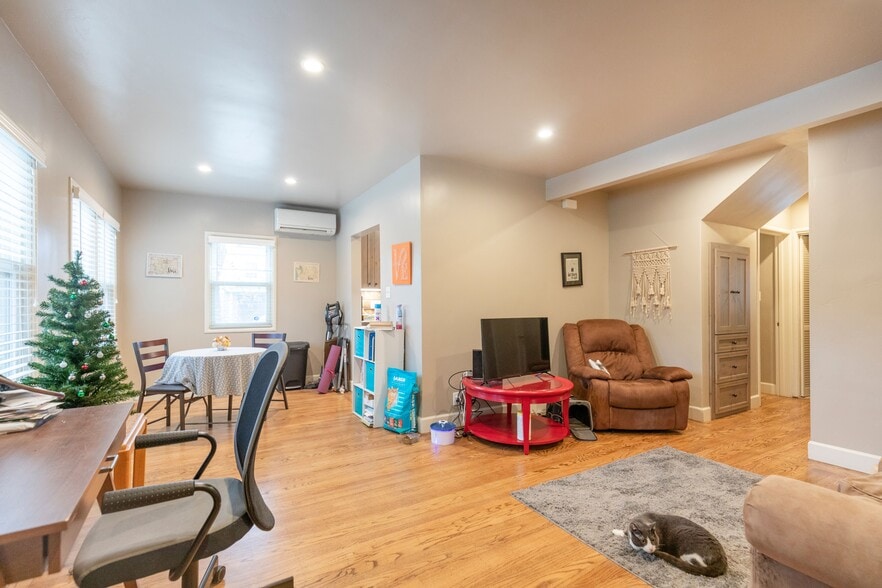 2229 24th St, Sacramento, CA à vendre - Photo intérieure – Image 3 sur 24