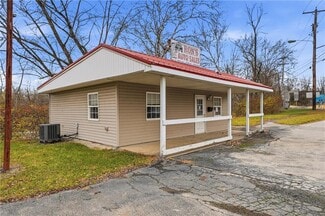 Plus de détails pour 420 Montgomery Ave, New Castle, PA - Local commercial à vendre