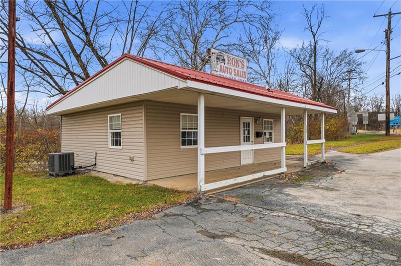 420 Montgomery Ave, New Castle, PA à vendre Photo principale– Image 1 sur 3