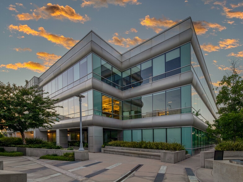 2233 N Ontario St, Burbank, CA à louer - Photo principale – Image 1 sur 6