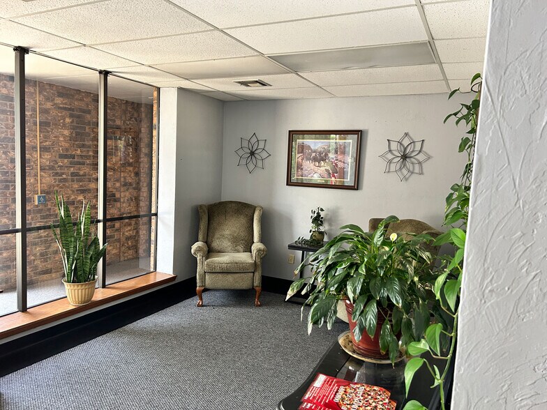 1917 S Harvard Dr, Oklahoma City, OK à louer - Photo de l’immeuble – Image 2 sur 27