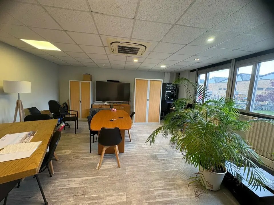 Bureau dans Vitry-sur-Seine à vendre Photo intérieure– Image 1 sur 6