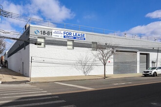 18-81 Steinway St, Astoria, NY à louer Photo intérieure– Image 2 sur 6