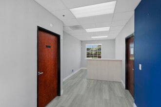 3037 E Warm Springs Rd, Las Vegas, NV à louer Photo intérieure– Image 1 sur 10