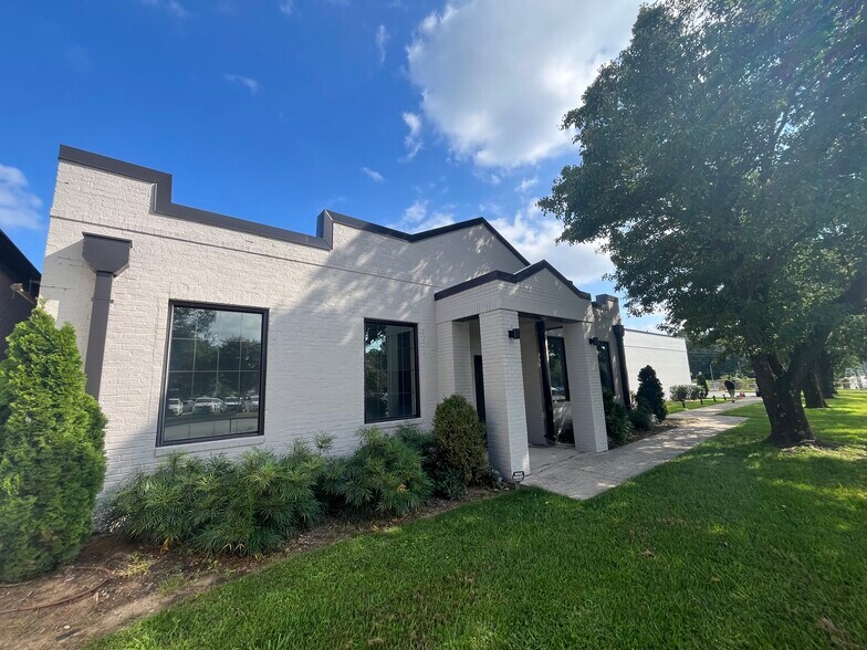 1109 E Ozark Ave, Gastonia, NC à louer - Photo de l’immeuble – Image 3 sur 14