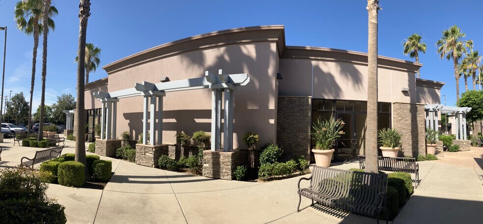 1010 Calloway Dr, Bakersfield, CA à louer - Photo de l’immeuble – Image 3 sur 6