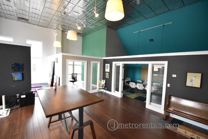 27-29 E Russell St, Columbus, OH à louer Photo de l’immeuble– Image 1 sur 10