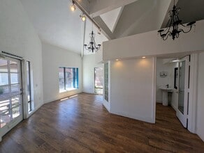 73260 El Paseo, Palm Desert, CA à louer Photo intérieure– Image 2 sur 12