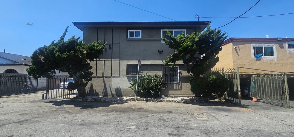 1115 W 111th St, Los Angeles, CA à vendre - Photo de l’immeuble – Image 3 sur 4
