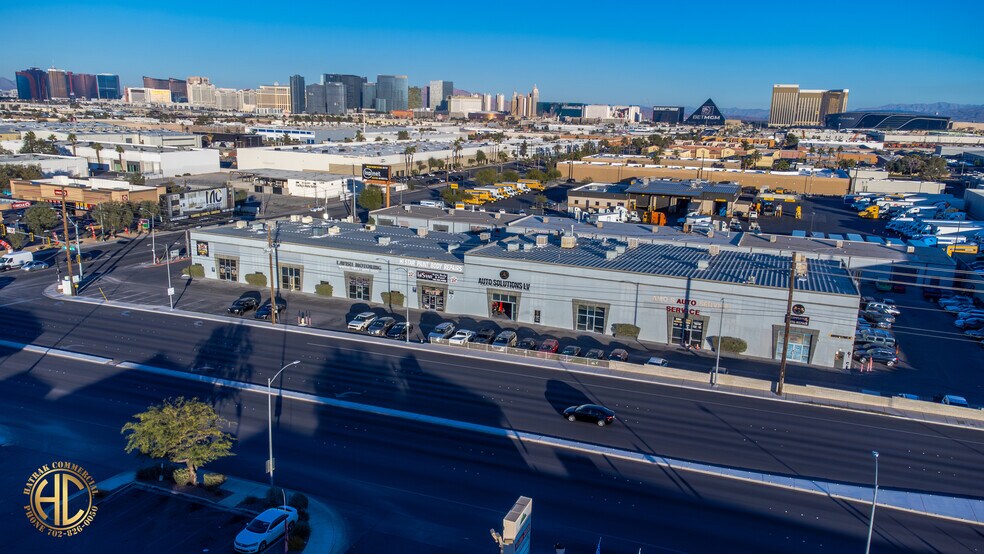 4851 W Hacienda Ave, Las Vegas, NV à louer - Photo de l’immeuble – Image 3 sur 7