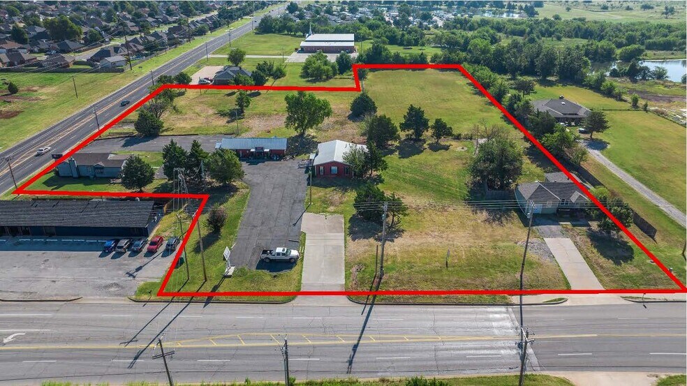 824 SW 134th St, Oklahoma City, OK à vendre - Photo de l’immeuble – Image 1 sur 5
