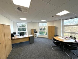 Plus de détails pour Queensway, Halesowen - Bureau à louer