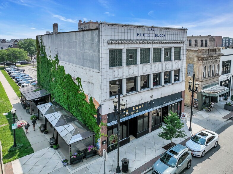 5611 6th Ave, Kenosha, WI à louer - Photo de l’immeuble – Image 2 sur 22