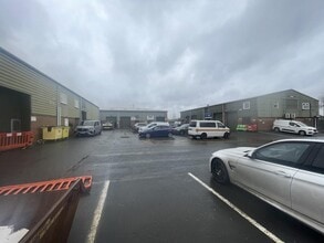 Unit 8B Brownhills Business Park, Canal Lane, Stoke On Trent à louer Photo de l’immeuble– Image 2 sur 16