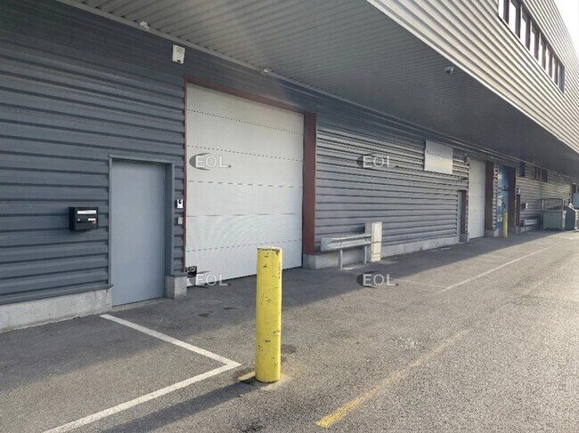 Plus de détails pour Local d’activités à vendre