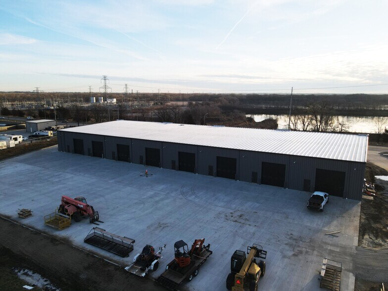 5950 NW Beaver Dr, Johnston, IA à vendre - Photo de l’immeuble – Image 3 sur 3