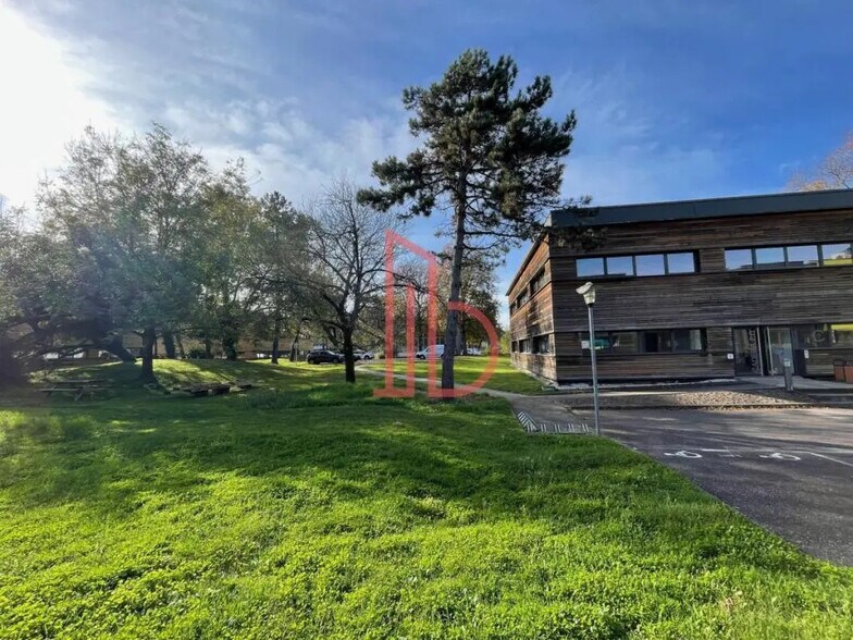 Bureau dans Mérignac à louer - Photo de l’immeuble – Image 1 sur 8