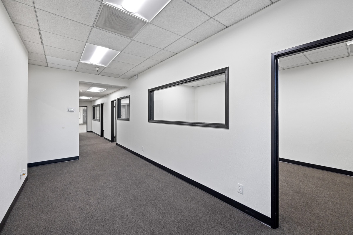 5800-5860 Hannum Ave, Los Angeles, CA à louer Photo intérieure– Image 1 sur 27