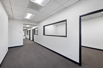 5800-5860 Hannum Ave, Los Angeles, CA à louer Photo intérieure– Image 1 sur 27