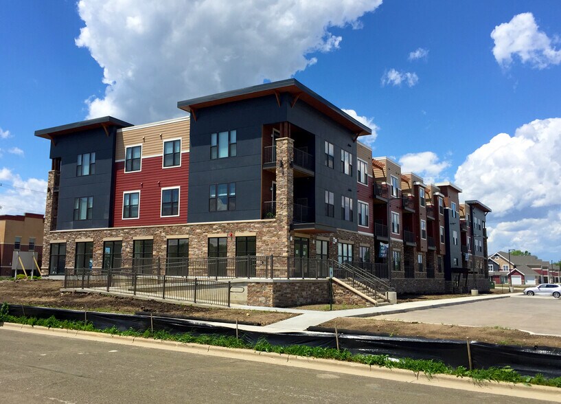 1240-1270 Stonewood Xing, Sun Prairie, WI à louer - Photo de l’immeuble – Image 3 sur 4