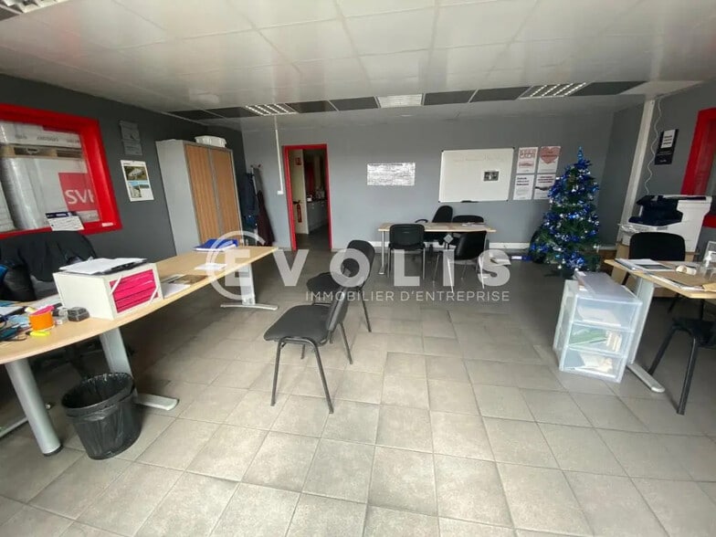 Local d’activités dans Amiens à louer - Photo de l’immeuble – Image 2 sur 4