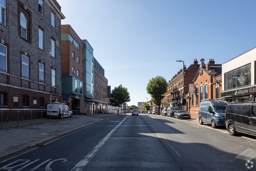 249-253 Cricklewood Broa, Londres à vendre - Photo du quartier – Image 3 sur 3