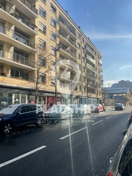 Local commercial dans Paris à louer - Photo de l’immeuble – Image 2 sur 2