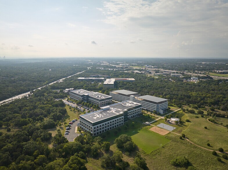 5707 Southwest Pky, Austin, TX à louer - Photo de l’immeuble – Image 3 sur 7