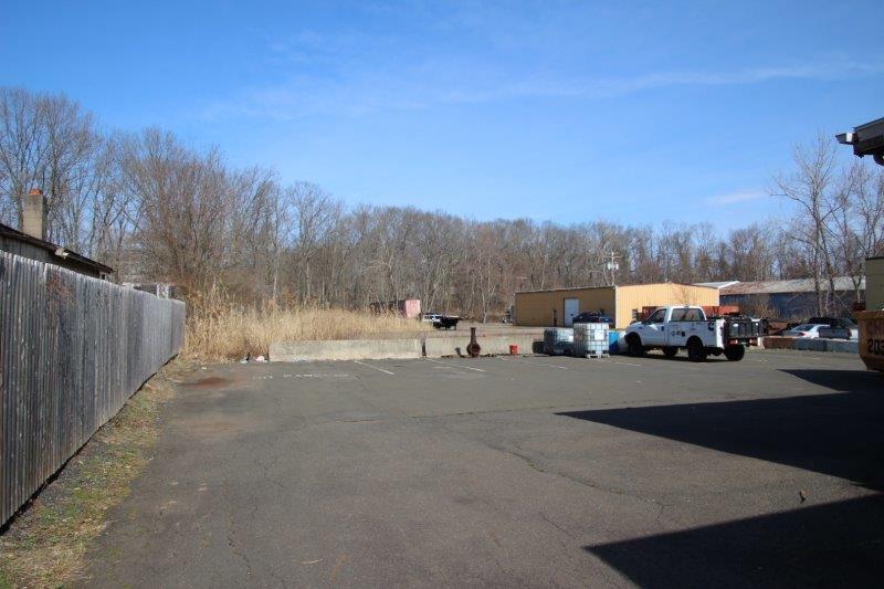 356 Old Maple Rd, North Haven, CT à louer - Photo de l’immeuble – Image 2 sur 7