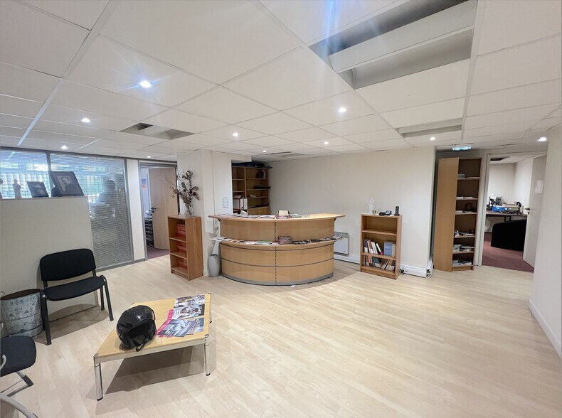 Bureau dans Paris à vendre - Photo de l’immeuble – Image 3 sur 24