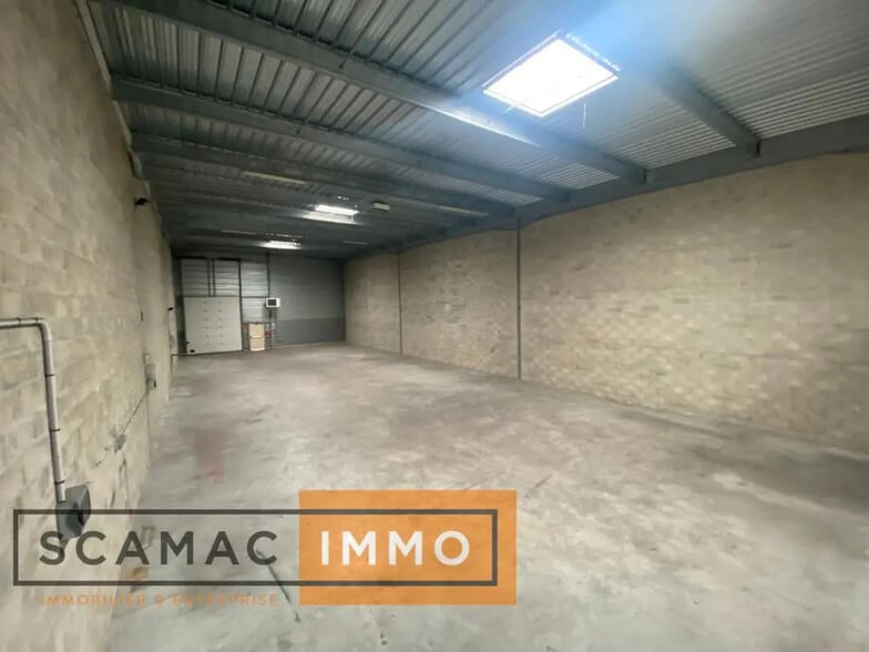 11 Rue Pyrennees, 91090 Lisses, Lisses à louer - Photo de l’immeuble – Image 3 sur 3