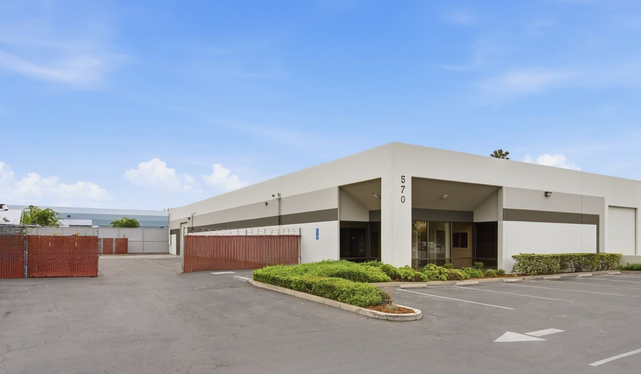 570 Parrott St, San Jose, CA à louer Photo de l’immeuble– Image 1 sur 16