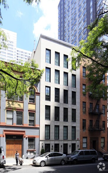 184 E 64th St & 227 E 67th St portefeuille de 2 biens à vendre sur LoopNet.fr - Photo principale – Image 2 sur 12