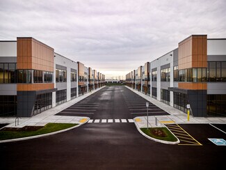 Plus de détails pour 3313 Superior Crt, Oakville, ON - Industriel/Logistique à vendre