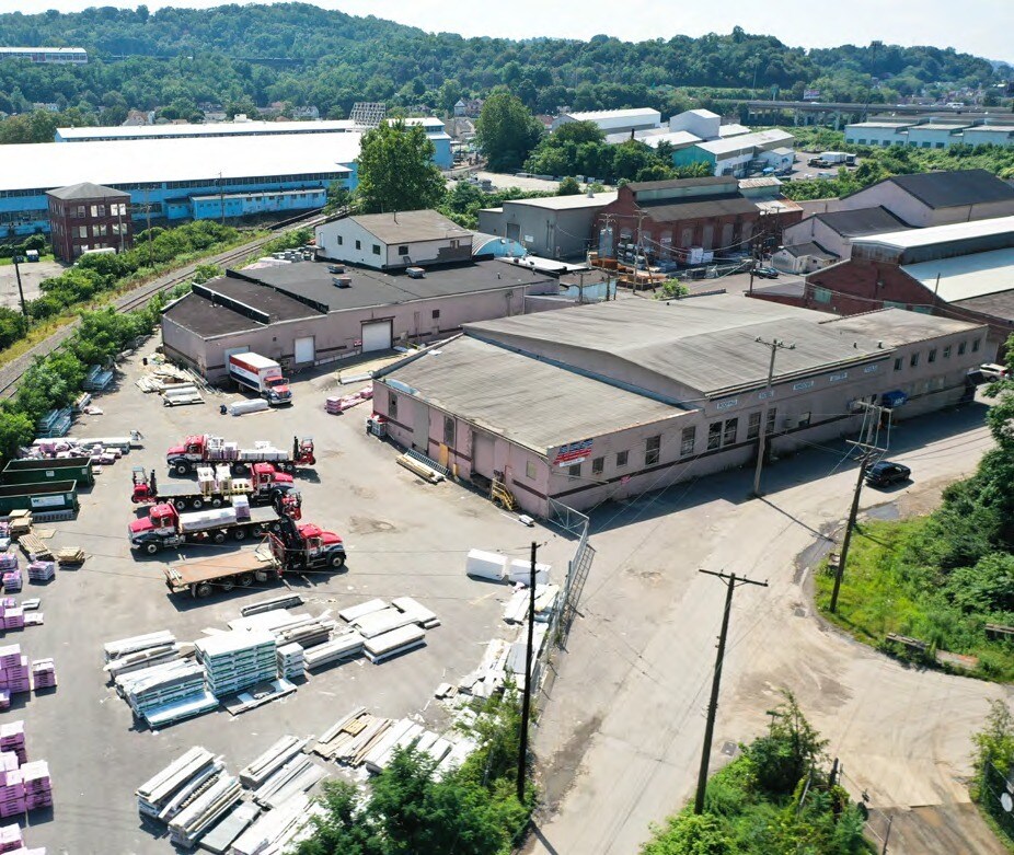 American Builders and Contractors Supply portefeuille de 2 biens à vendre sur LoopNet.fr Photo principale– Image 1 sur 3