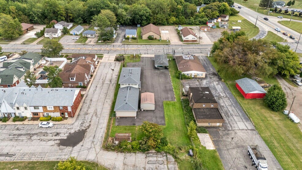 5374 Oberlin Ave, Lorain, OH à vendre - Photo principale – Image 1 sur 3