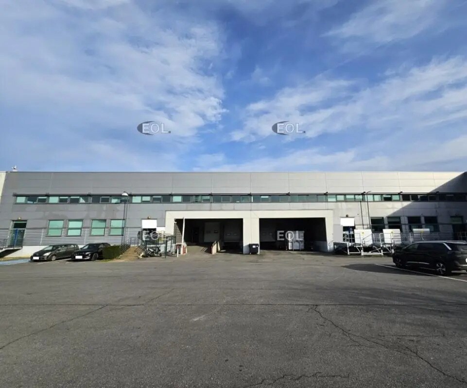 Local d’activités dans Ivry-sur-Seine à louer Photo de l’immeuble– Image 1 sur 13