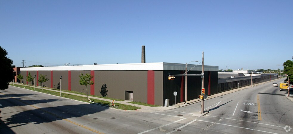 4143 N 27th St, Milwaukee, WI à louer - Photo de l’immeuble – Image 3 sur 5