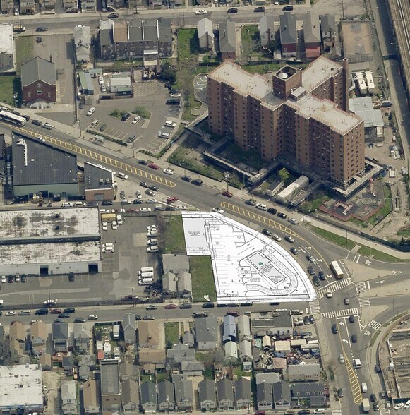 72-10 Beach Channel Dr, Far Rockaway, NY à louer - Photo de l’immeuble – Image 2 sur 5