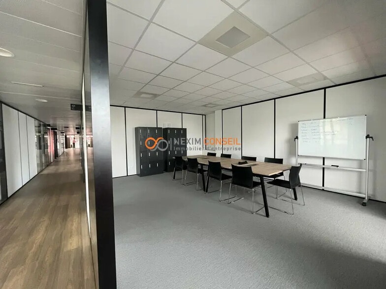 Bureau dans Gennevilliers à louer - Photo de l’immeuble – Image 1 sur 7